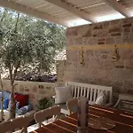 Cesmeli Ayvalı